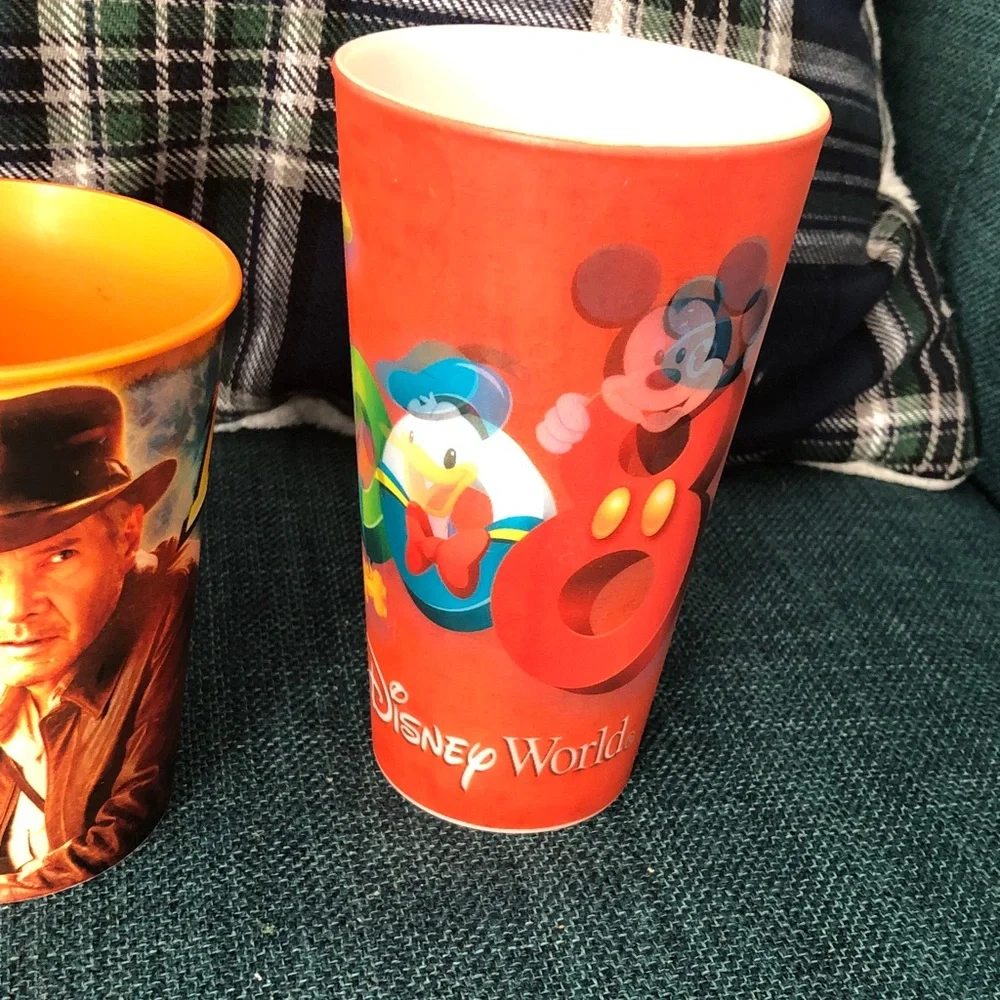 🛍️ Disney Drinkware Set